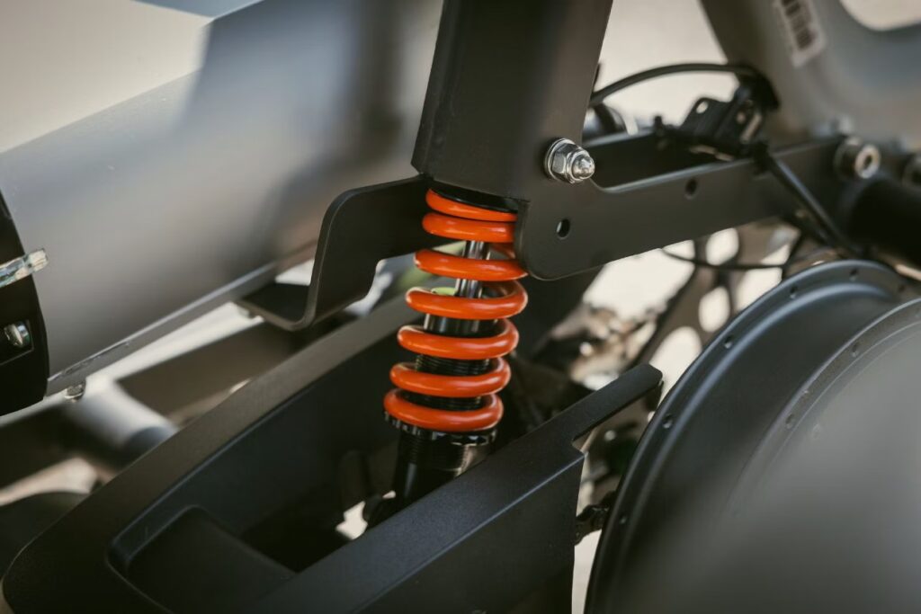 1755159864-easy-rider-explore-tricycle-suspension-vanraam
