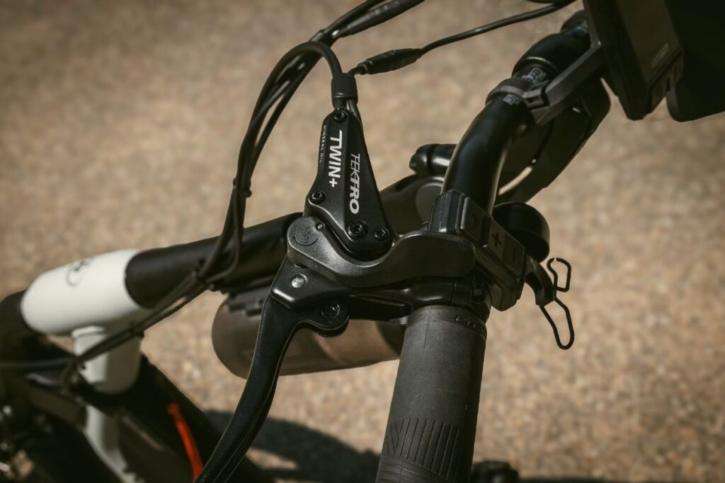 1755159864-tektro-brakes-vanraam-tricycle-easy-rider-explore